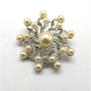 Vintage Imitation Pearl‎ Brooch Silver Tone Clear Rhinestone Floral Design